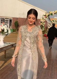 Asian Wedding Dress Pakistani, Pakistani Women Dresses, Eid Dress, Desi Wedding Dresses, Bridal Dresses Pakistan, Pakistani Wedding Outfits, Pakistani Fashion Party Wear, Pakistani Fancy Dresses, Classy Dresses