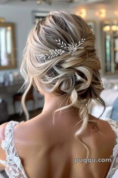 wedding-hairstyles-2024-13 Diy Bridal Hair, Sunkissed Hair Brunette, Classic Updo, Green Themed Wedding, Fairy Tale Wedding Dress, Trends For 2024, Trendy Hair Color, Organic Hair, Wedding Dresses Romantic