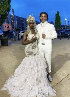 White Fitted Mermaid Dress For Prom Season, White Fitted Mermaid Dress For Prom, Fitted White Mermaid Dress With Sweep Train, White Fitted Mermaid Dress With Sweep Train, Prom Dress And Suit Matching, Prom Outfits Couples, Black Couple Prom, African Prom Dress, Prom Photoshoot