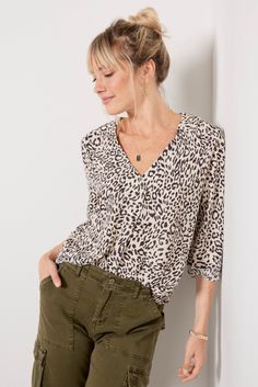 SANCTUARY Johnny Collar Top | EVEREVE V-neck Printed Blouse For Workwear, Printed Viscose V-neck Top, Casual Viscose Top With Split Neck, Relaxed Fit Viscose V-neck Blouse, Printed Relaxed Fit Tops For Workwear, Printed Tops With Relaxed Fit For Workwear, Printed Tops For Workwear, Casual Printed Blouse, Leopard Print Summer Workwear Top