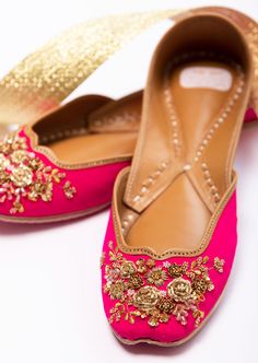 Punjabi Shoes, Cascading Roses, Bridal Sandals Heels, Indian Wedding Shoes, Traditional Shoes, Eastern Wear, Crystals Beads