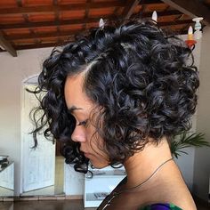 4. Bob Crespo, mojar muy bien para cortar By Carola Kort Bob, Spring Hairstyles, Short Bob Hairstyles, Homecoming Hairstyles, Bobs Haircuts