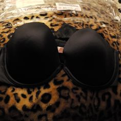 New Victoria Secret Strapless Bra With Black Straps & Clear Still Attached To Bra. Never Been Worn. Stored In Original Bag. Bundle Or Make Offer. Bundle With Other Items & Save! Victoria's Secret Evening Bra With Built-in Support, Victoria's Secret Party Bra With Removable Pads, Victoria's Secret Push-up Bra For Evening, Victoria's Secret Padded Party Bra, Victoria's Secret Stretch Bra For Night Out, Night Out Stretch Bra With Padded Cups, Stretch Bra With Padded Cups For Night Out, Original Bags, Strapless Bra