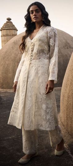 Simple Kurtis, Tropical Trees, Kurti Style, Off White Jacket, Wedding Lehengas, Anita Dongre, Salwar Kamiz, Indian Dresses Traditional, Desi Style