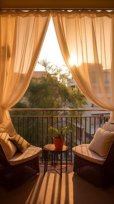 Make your small apartment patio shine with small apartment patio decorating ideas balconies in mind. Discover small apartment patio decorating ideas outdoor furniture for a cozy, inviting atmosphere. Apartment Porch, Apartment Curtains, Small Patio Decor, Balcony Decoration, Terrace Decor, Apartment Decorating On A Budget