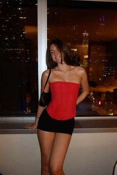 Red Corset Black Skirt, Night Out In Chicago Outfit, Corset Dinner Outfit, City Party Outfit, Corset Outfit Night Out, Mini Skirt Night Outfit, Corset Outfit Red, Corset And Mini Skirt Outfit, Red Skirt Outfit Aesthetic