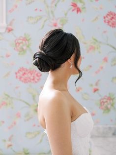 Even Rapunzel needs an occasional break. Clean Low Bun, Knotted Bun, Modern Updo, Strapless Dress Hairstyles, Loose French Braids, Strapless Wedding Gown, Bridal Hairdo