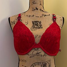 Victoria’s Secret Red Lace Underwire Bra. Adjustable Straps 2 Hooks Back Closure. Fitted Red Lace Bra, Elegant Fitted Red Bra, Elegant Red Victoria's Secret Bra, Red Lace Bra, Red Lace, Lace Bra, Underwire Bra, Victoria’s Secret, Women's Intimates