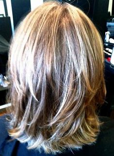 Hair And Nail Salon, Layered Haircuts For Medium Hair, Wavy Bob Hairstyles, Medium Short Hair, Haircuts For Medium Hair, Long Blonde, Medium Hair Cuts, Shoulder Length Hair, Bob Cut