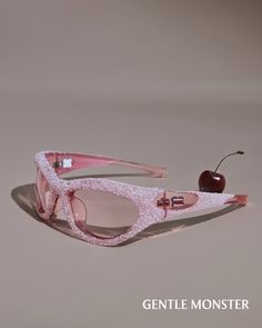 Cute Glasses, نظارات شمسية, Fashion Eye Glasses, Gentle Monster, Stylish Glasses, Pink Vibes, Girly Accessories, January 15, Jewelry Fashion Trends