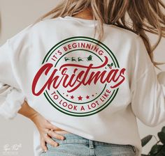 Winter Shirt Ideas Vinyl, Winter Cricut Projects, Holiday Shirts Vinyl, Holiday Cricut Projects, Christmas Cricut Shirts, Cricut Shirt Ideas, Cricut Christmas Gifts, Christmas Tshirt Designs, Diy Christmas Shirts