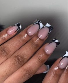 Student Nails, Gold Tip Nails, Black And White French, Biab Nails, Natural Acrylic Nails, Minimal Nails