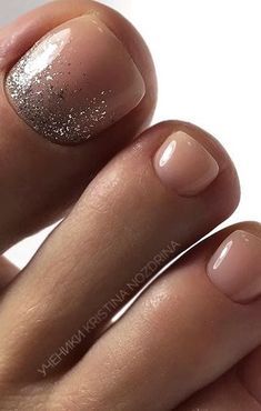 Wedding Toe Nails, Nude Nails With Glitter, Easy Toe Nail Designs, Simple Toe Nails, Pedicure Designs Toenails, Pedicure Colors, Gel Toe Nails, Toe Nail Color, Pretty Toe Nails