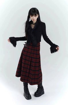 Long Plaid Skirt, Red Plaid Skirt, Ghost Girl, Black Knit Cardigan, Black Knit Top, Check Skirt, Ribbed Cardigan, Plaid Skirts, Looks Style