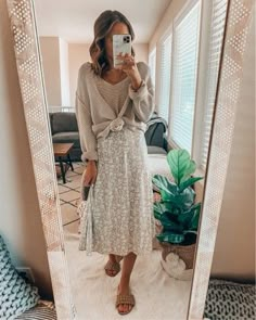 Cute Teacher Outfits, Ruffle Neck Dress, Teaching Outfits, Cute Modest Outfits, Church Outfits, Teacher Outfits, Professional Outfits, Mom Outfits, Looks Vintage