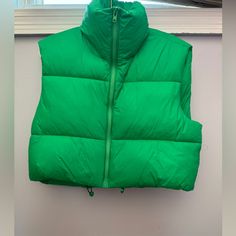 Nwot Super Cute For Winter Will Take Offers Trendy Green Winter Vest, Cropped Puffer Vest, Puffer Vest, Puffer, Super Cute, Jackets For Women, Jackets & Coats, Womens Sizes, Size 6