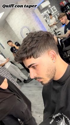 Men Haircut Styles Medium Length Wavy, Mens Taper Haircut Medium, Medium Taper Fade Haircut, Middle Fade, Business Haircut, Mens Haircuts Thick Hair, Men Undercut, Taper Haircut