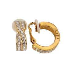 Vintage Swarovski Clip On Hoop Earrings With Channel Set Rhinestones Signed With A Swan Size: 3/4" X 1/2" Condition: Pre-Owned Good Minor Wear; See Pictures. Clip On Hoop Earrings, Swarovski Jewelry, Channel Set, Jewelry Vintage, Clip On, Vintage Jewelry, Jewelry Earrings, Hoop Earrings, Women Jewelry