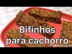 some food is on a red plate with the words biffinnos para cachorro