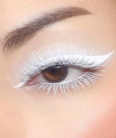 Best White Eyeliner, White Mascara, White Eye Makeup, White Eyeliner Makeup, Matte Make Up, Colored Mascara, Maquillage On Fleek, Angel Makeup, White Eyelashes