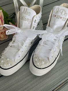 Pearl Embellished Lace-up Wedding Sneakers, Embellished Lace-up Sneakers For Weddings, Sneakers Bride, Bedazzled Shoes Diy, Bling Sneakers, Bride Sneakers, Xv Dresses, Converse Tennis Shoes, Bedazzled Shoes