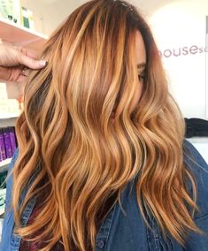 Virgin River Mel Hair Color, Toned Hair, Curly Hair Trends, Strawberry Blonde Hair Color, Strawberry Blonde Hair, Brown Blonde Hair, Hair Color And Cut, Tone Hair, Hair Envy