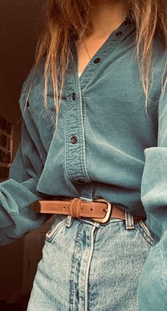 Modern Country Style Outfits, Western Outfits Women Button Up, Ranching Outfit Women, Western Outfits Vintage, Modern Western Aesthetic Outfit, Crunchy Western Outfits, Rustic Clothing Styles, Western Outfits Women Vintage, 90s Western Fashion Women