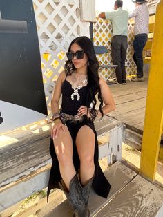 Texas Bar Outfit, Latina Western Outfits, Western Club Outfit, Mexican Western Outfits, Western Outfits Women Concert, Western Birthday Outfit Women, Western Dress Outfits, Ootd Vaquero