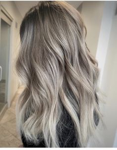 Natural Blonde With Babylights, Ashy Blonde Dimensional Hair, Natural Ash Blonde Hair With Highlights, Ash Blonde Babylights On Blonde Hair, Dark Blonde Hair Ashy, Ash Lowlights On Blonde Hair, Cool Ash Blonde Hair With Lowlights, Ash Blonde Hair Natural, Cool Ashy Blonde Hair