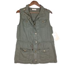 Altar'd State Vest Womens Medium Green Full Zip Snap Safari Utility Military Nwt Fast Shipping! We Offer Fast Shipping So You Can Enjoy Your Order Sooner. We Are Happy To Combine Shipping For You To Save Even More. We Do Our Very Best To Describe Our Items Accurately And Honestly To Provide You With The Best-Informed Purchasing Decision. We Want Your Confidence And Your 5 Star Recommendation. Be Assured You Will Always Get 5 Stars From Us. Fall Utility Sleeveless Top, Fall Sleeveless Utility Top, Sleeveless Utility Top For Fall, Military Style Tops With Pockets For Spring, Vest Womens, Altard State, Altar'd State, Utility Jacket, Womens Vest