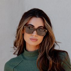 For total casual cool girl vibes, this pair of sunglasses is a must-add to your eyewear collection. It's simple yet structured square design in go-with-everything neutrals pairs perfectly with both laid-back looks and dressed up ensembles alike. Crafted from sturdy yet lightweight acetate complete with polarized lenses, these offer effortless all day wear.