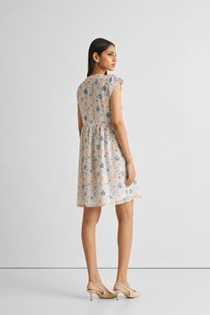 Elevate your summer style effortlessly with our 'Cap Sleeved Short Dress in Florals.' Crafted from 100% Bemberg™ Crepe, this dress embodies comfort and style. Designed for both ease and elegance, this dress has a regular fit complemented by comfortable cap sleeves and convenient pockets on both sides. Versatile for various occasions, this dress offers a perfect blend of chic florals and comfort, ensuring you stay cool and fashionable during the warmer seasons. Embrace the calming hues and breezy Relaxed Fit Viscose Dress For Day Out, Relaxed Fit Viscose Dresses For Daywear, Floral Print Relaxed Fit Dress For Daywear, Relaxed Fit Floral Print Day Dresses, Summer Viscose Dress With Relaxed Fit, Casual Viscose Mini Dress For Daywear, Feminine Summer Dress With Relaxed Fit, Summer Dress With Relaxed Fit, Feminine Style, Womens Dress Tops