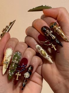 Long Nails Fall, Daisy Acrylic Nails, Cross Nails, Chic Nail Art, Claw Nails, Stiletto Nails Designs, Bling Acrylic Nails, Bling Nails