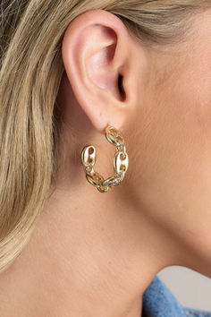 Effortlessly elevate your style with our Walk Around Town Gold Chain Hoop Earrings. These stunning earrings feature a delicate gold chain detail that adds a touch of sophistication to any outfit. With their lightweight design, they are perfect for all-day wear. Upgrade your look with these versatile and stylish earrings. These gold hoop feature gold hardware, chain-like links, and secure post hole backings. Chain Hoop Earrings, Teacher Wedding, Delicate Gold Chain, Preppy Girls, Corporate Chic, Going Out Looks, Fall Staples, Stylish Earrings, Long Crop Top