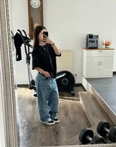 Baggy Black Shirt Outfits, Outfit Ideas With Baggy Jeans, Baggy Clothes Outfit Aesthetic, Outfit With Baggy Jeans, Baggy Aesthetic, Baggy Jeans Black, Trendy Outfits For Teens