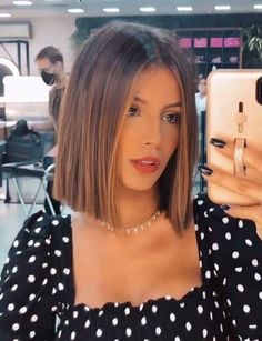 Bluntcut Bob Brunette, Sleek Short Hair, Cortes De Cabello, Modern Haircuts, Lob Haircut, Brown Hair Balayage, Hair Color For Women, Haircuts Straight Hair, Short Hair Haircuts