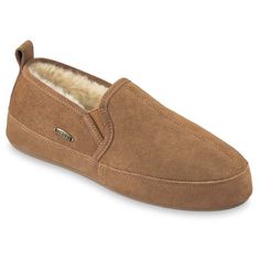 Acorn Men's Shearling Romeo Slippers in Walnut Angle View#color_walnut Cloud Cushion, Men's Slippers, Sheepskin Slippers, Slippers Cozy, Slipper Socks, Slipper Shoes, Outdoor Wear, Mens Slippers, Hiking Shoes