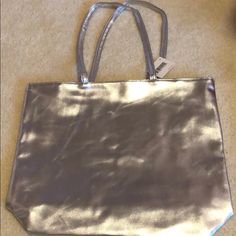 Nwot Silver Tote, 13 Inches Tall, 16 1/2 Inches Wide , Bottom Is 4 Inches Wide Metallic Shoulder Bag For Shopping, Womens Tote Bags, Ted Baker Icon Bag, Womens Sizes, Tote Bag, Brand New, Silver, Women Shopping, How To Wear