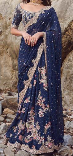 Desi Dress, Fantasy Clothes, Traditional Indian Dress, Desi Fashion Casual, Pakistani Fancy Dresses, Indian Dresses Traditional