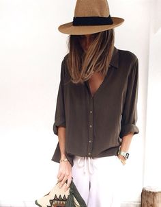 Effortless Hair, Style Désinvolte Chic, Brown Hat, Beige Outfit, Mode Boho, Effortless Hairstyles, Minimal Outfit, Mode Fashion, Minimal Fashion