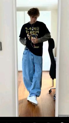 Teenage Male Outfits, Baggy Outfit Poses, Fit Ideas Men Streetwear, Indie Fits Men, Highschool Boy Outfits, Instagram Story Ideas Guys, Outfits Hombre Streetwear, Rapper Outfits Men, Boy Outfits Teenagers