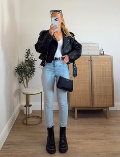 Grunge Outfits For Summer, Mom Jeans Style, Outfits For Summer, The Ray, Loose Outfit, Casual Winter Outfits, Grunge Aesthetic, Street Style Outfit, Spring Summer Outfits