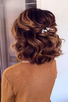 25+ Hairstyles To Do With Short Hair Short Hair Bridesmaids Styles, Hairstyles For Short Hair For Women Over 50 Wedding, Medium Bob Half Up Hairstyles, Hair Styles For Bridesmaids Short Hair, Hairstyles For Short Hair For A Party, Short Hair Styling Ideas For Party, Ball Hair For Short Hair, Formal Half Up Short Hair, Short Curly Hair Fancy Styles