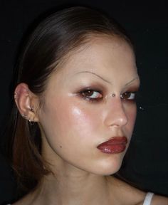 90s Makeup, Makeup Tut, Editorial Makeup, Face Hair, Makeup Eyeliner, Pretty Makeup, Artistry Makeup