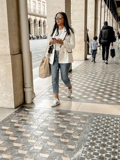 Everyday Parisian Street Style With 25 Outfits | La Vie On Grand Everyday Parisian Style, Parisian Chic Style Fall, Classic Dressing