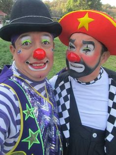 Mens Clown Makeup Simple, Mens Clown Makeup With Beard, Men’s Easy Clown Makeup, Guy Clown Makeup, Killer Clown Makeup Male, Belly Cast Decorating, Belly Casting, Amazing Halloween Makeup, Circus Costume