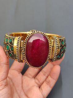 you will receive 1 pcs Vintage Aventurine & Agate Stone Openable Gold Brass Bangle Bracelet Synthetic Malachite Inlay Style Handmade Boho Antique Finish jewelry Bangle inner diameter Size =  2.5 Inches.  Bangle Width Size : 25 mm Stone Size : 36 x 25 to 33 x 27 mm Quantity: 1 Piece Thank you very much for visiting! Any questions, please feel free to contact us. Discount for bulk provide. Multicolor Bangle With Natural Stones As A Gift, Gift Multicolor Bangle With Natural Stones, Green Cabochon Bracelets For Gift, Green Cabochon Bracelets As A Gift, Traditional Cuff Bracelet With Natural Stones For Gift, Green Bangle With Natural Stones For Gift, Jade Gemstone Bangle As Gift, Spiritual Agate Bangle, Spiritual Agate Bangle Jewelry