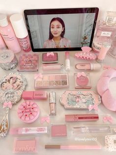 Girly Makeup, Pretty Pink Princess, Pink Lifestyle, Fancy Makeup, Pink Girly Things, Pink Vibes, Pink Makeup, روتين العناية بالبشرة, Makati