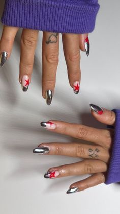 Get inspired with 20+ Must-See Thanksgiving Nails you have to copy this year! From cute Thanksgiving nail designs to festive pumpkin nails, these looks will complete your holiday style. Try fall Thanksgiving nails, stylish short press-on nails, or unique Halloween press-on nails. Don’t forget to explore creative Thanksgiving nail ideas, trendy nail forms, and nagel tips for the perfect holiday manicure! Press-on nails short are easy to apply and super chic.