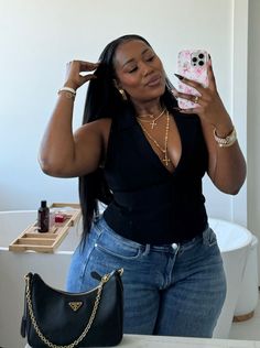 Middle Aged Black Woman, Plus Size Baddies, Ryan Destiny, Baggy Outfit Ideas, Plus Size Baddie Outfits, Classy Outfits For Women, Black Plus Size, Well Dressed Women, Effortlessly Chic Outfits